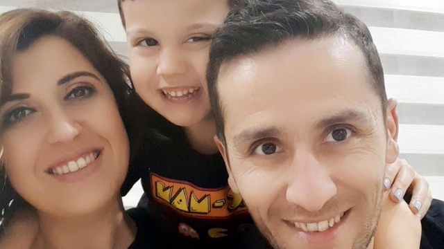 Eşini ve oğlunu boğup, bıçakla intihara kalkıştı