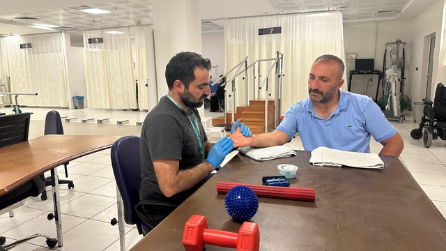 Batman Eğitim ve Araştırma Hastanesi'nden yılda 8 bin hastaya fizik tedavi ve rehabilitasyon hizmeti