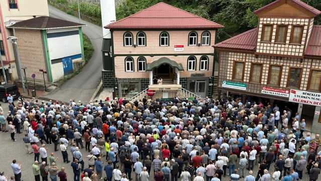 Teleferikte akıma kapılan çift toprağa verildi
