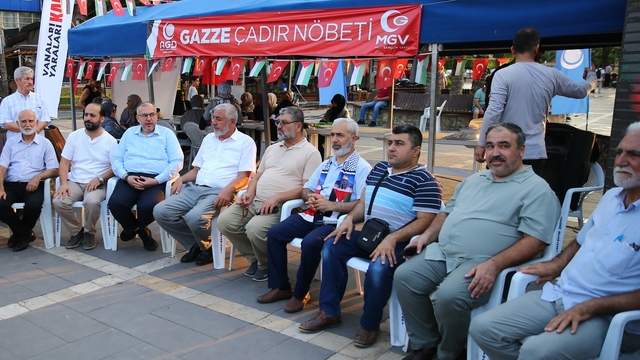Adana'da Filistin'e destek için çadır nöbeti tutuluyor