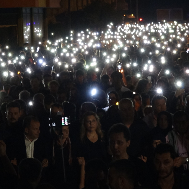 Boşanma aşamasındaki kocasının katlettiği Sinem'e 'ışıklı' anma