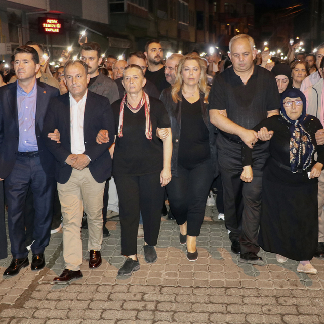 Trabzon'da eşi tarafından öldürülen Sinem Somun için yürüyüş düzenlendi