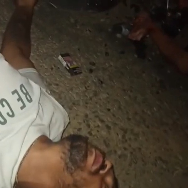 Motosikletiyle kaza yapıp, sosyal medyada paylaştığı video ile yardım isted...