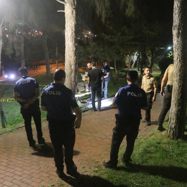 Parkta çıkan tartışmada kalbinden bıçaklanarak öldürüldü
