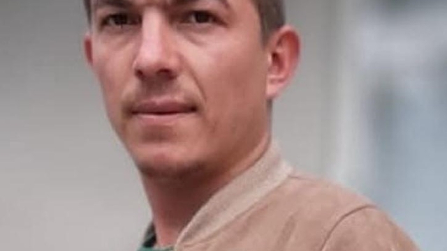 Evin balkonunda tartıştığı 2 kişiyi tabancayla öldürdü