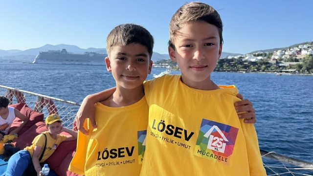 Lösemiyi yenen ikizler, LÖSEV tatil köyünde moral buldu