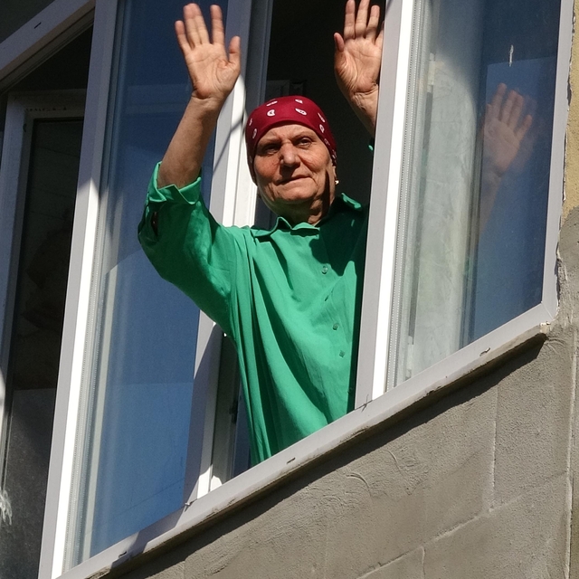 Karabağ'ın kadın gazisi şimdi kanserle savaşıyor