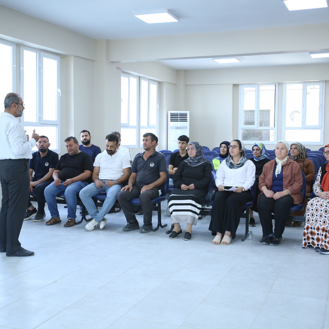 Hatay'da cenaze hizmetleri kursunu tamamlayan 70 kursiyere sertifika verild...