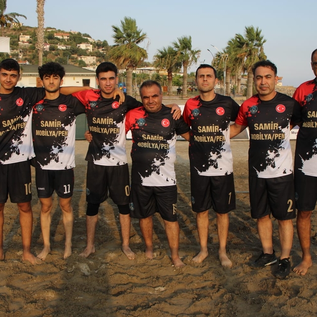 Bozyazı'da plaj voleybolu turnuvası başladı