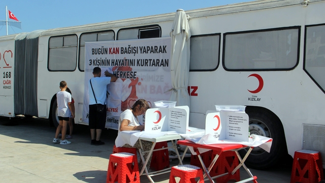 Sinop'ta kan bağışı yapanlara kamp sandalyesi hediye ediliyor