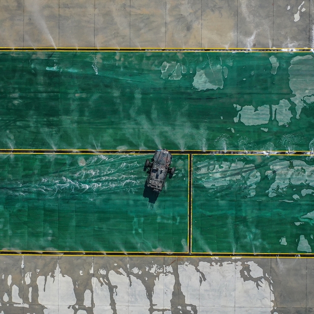 Jandarmanın zırhlı araç sürücüleri önce simülasyonda sonra parkurda eğitili...