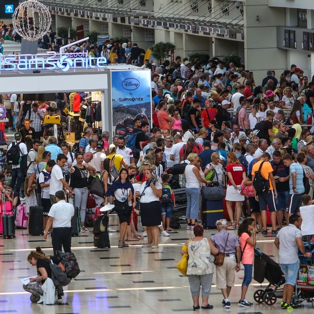 Antalya'ya gelen turist sayısı 9 milyonu aştı