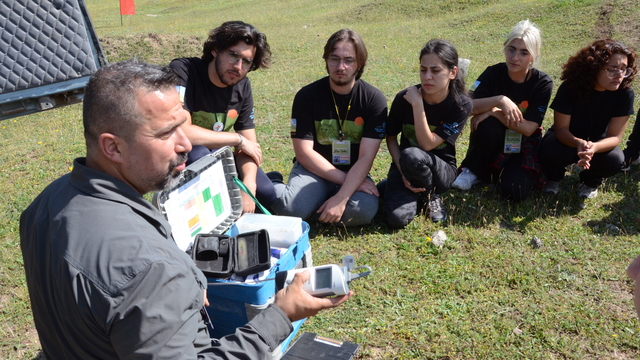 Kars'ta veterinerlik fakültesi öğrencileri yaban hayatını saha eğitimiyle öğrendi