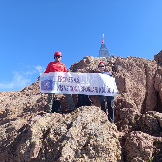 Erciyes'te sezonun ilk zirve tırmanışı yapıldı