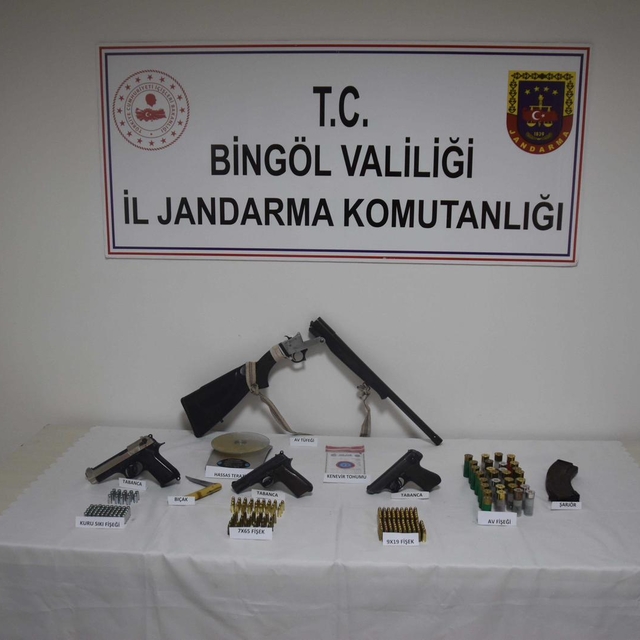 Bingöl'de silah ve uyuşturucu madde ele geçirildi
