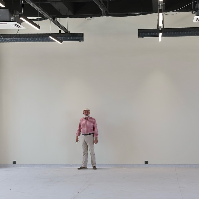 Başkan Çolakbayrakdar, inşaat çalışmaları devam eden sosyal tesisi inceledi