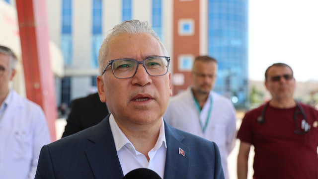 GÜNCELLEME 2 - Sivas'ta fındık işçilerini taşıyan minibüs uçuruma yuvarlandı, 4 kişi öldü, 18 kişi yaralandı