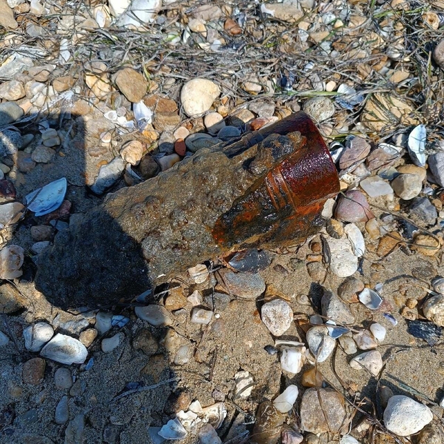 Çanakkale'de sahilde patlamamış top mermisi bulundu