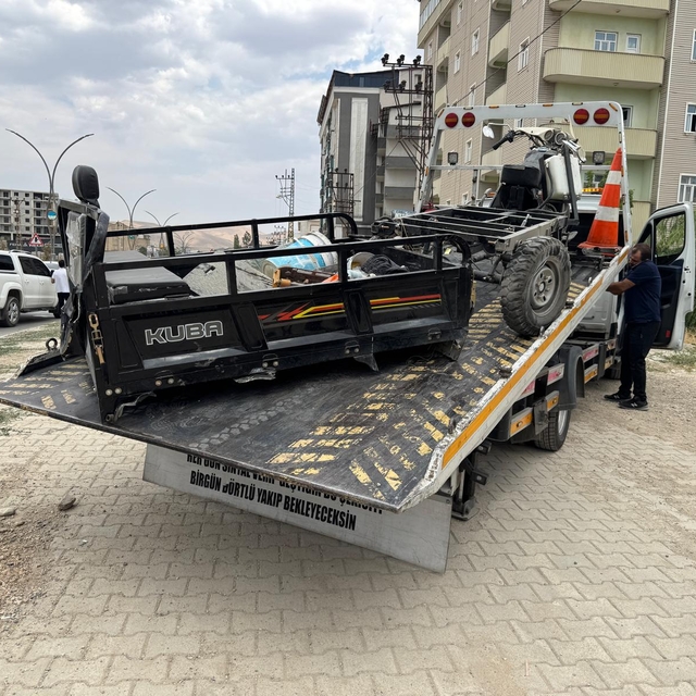 Yüksekova'da devrilen üç tekerlekli motosikletin sürücüsü yaralandı