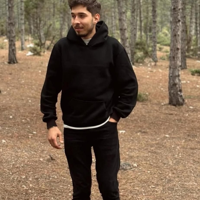 Kavşakta kamyonetle çarpışan motosikletin sürücüsü Baran Efe öldü