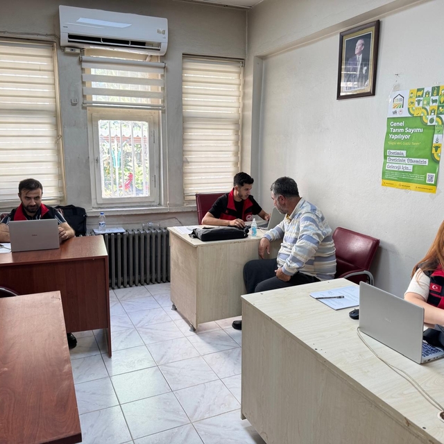 Şanlıurfa'da tarım sayımı için kurulan büroda çalışmalar devam ediyor