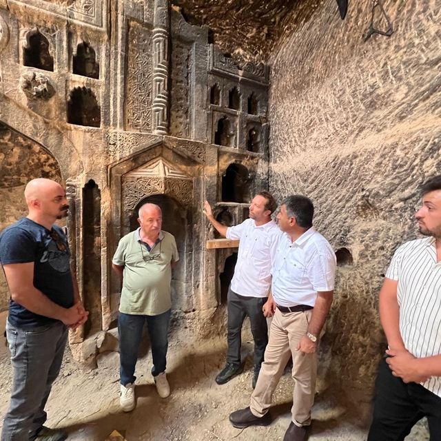 Nevşehir'de kayadan oyma odunluğun, 6 asırlık ibadethane olduğu ortaya çıkt...