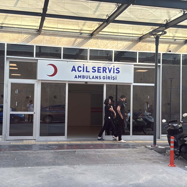 Bodrum'da akrabalar arasında bıçaklı borç- alacak kavgası; 1 ölü, 2 yaralı