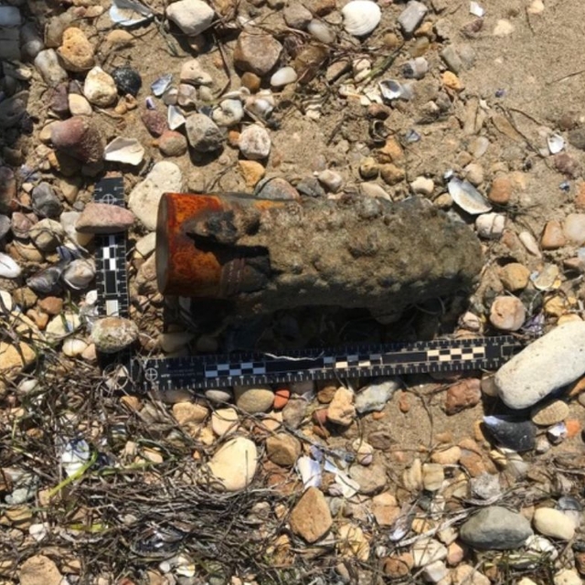 Çanakkale'de sahilde patlamamış top mermisi bulundu