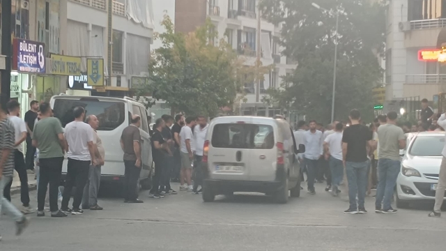 Kırtasiyesini kapatırken maskeli kişilerin silahlı saldırısında yaralandı