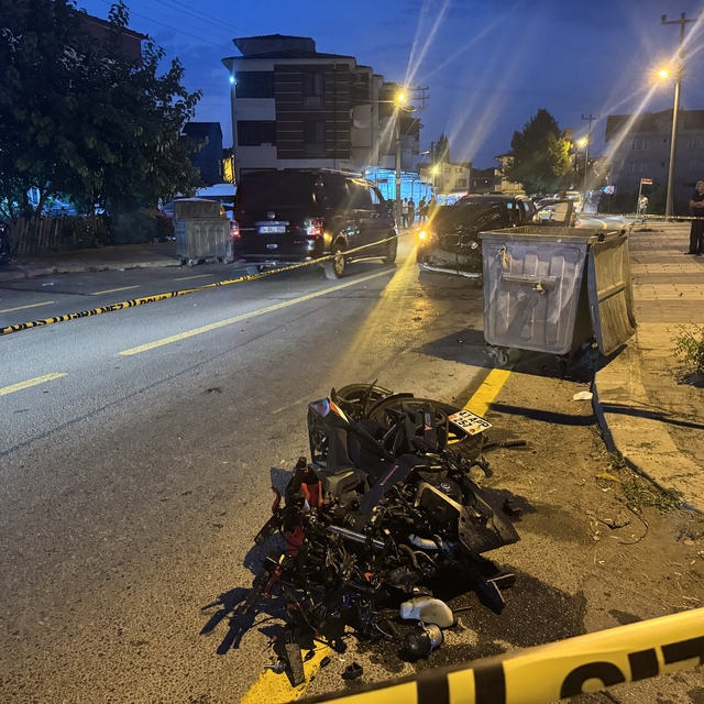 Sakarya'da 1 motosiklet ve 2 cipin karıştığı kazada 1 kişi öldü