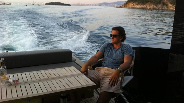 Yalova'dan Yunanistan'a açılan iş insanın teknesi parçalanmış bulundu, kendisi kayıp