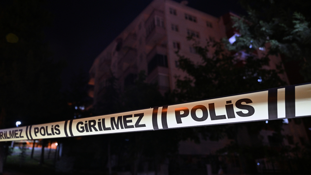 Sincan'da yıkılma riski taşıyan 8 katlı bina boşaltıldı