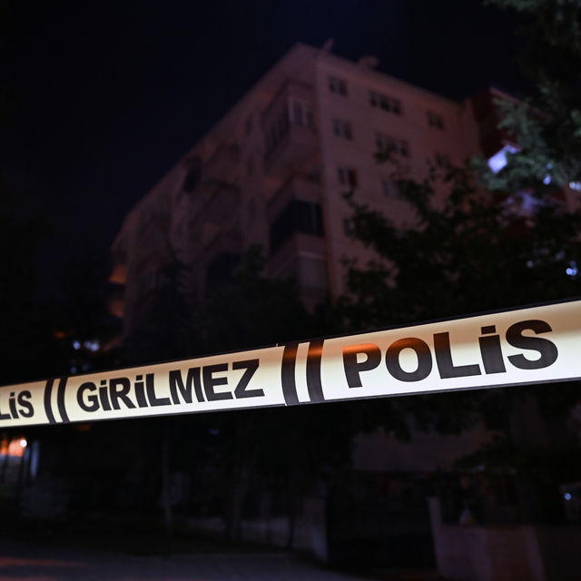 Sincan'da yıkılma riski taşıyan 8 katlı bina boşaltıldı