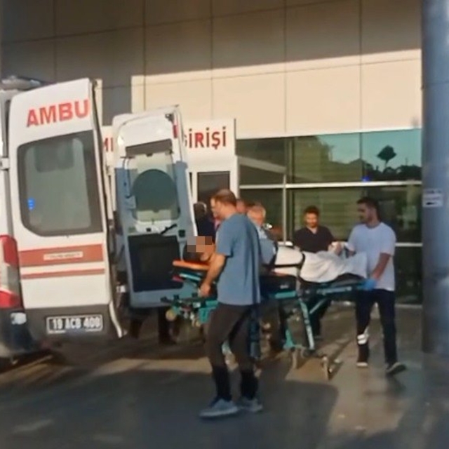 Evinin önünde pompalı tüfekle vuruldu