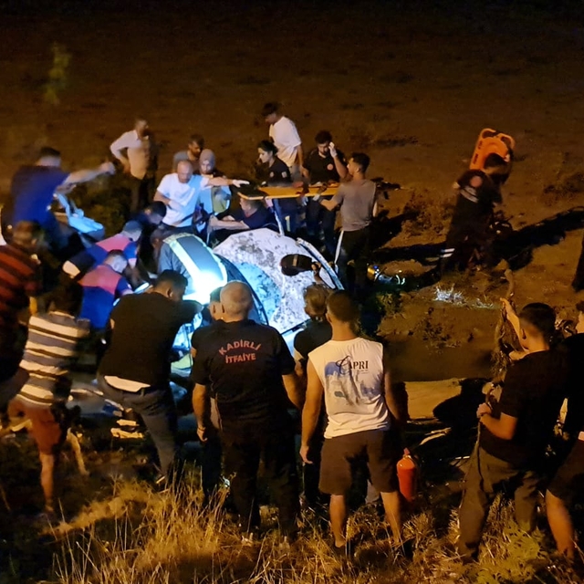 Osmaniye'de otomobil şarampole devrildi: 1 ölü, 1 yaralı