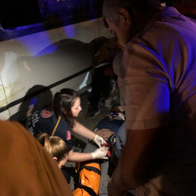 Mardin'de minibüs ile motosikletin çarpıştığı kazada 2 kişi yaralandı