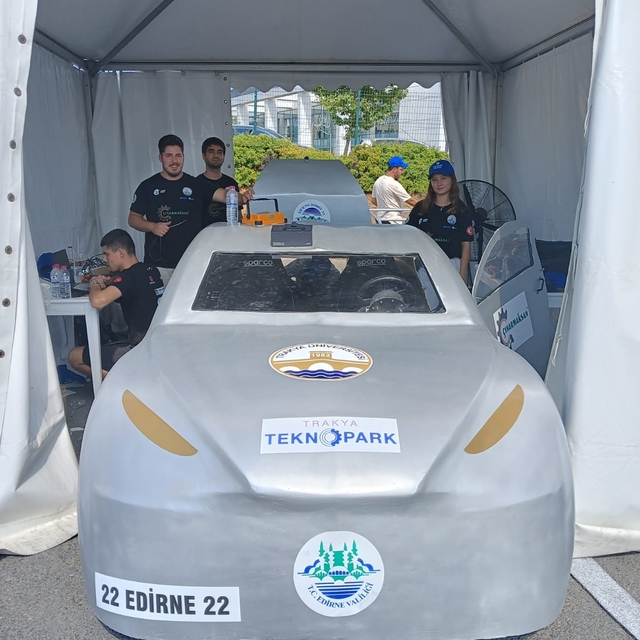 TÜ öğrencileri geliştirdikleri otonom araç BÖRÜ'yle TEKNOFEST'te zirveyi he...