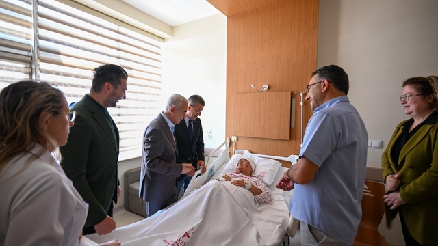 Kırklareli Valisi Turan, tedavi gören hastaları ziyaret etti