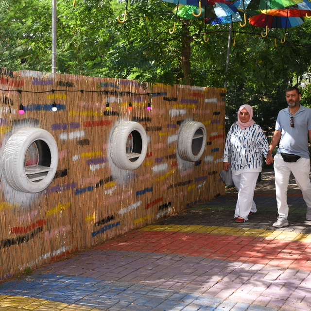 Diyaliz hastası eşine böbreğini vererek "can" oldu