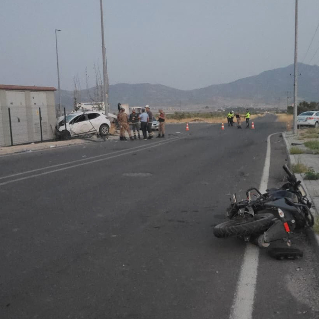 Otomobil ile motosiklet çarpıştı: 1 ölü, 3 yaralı