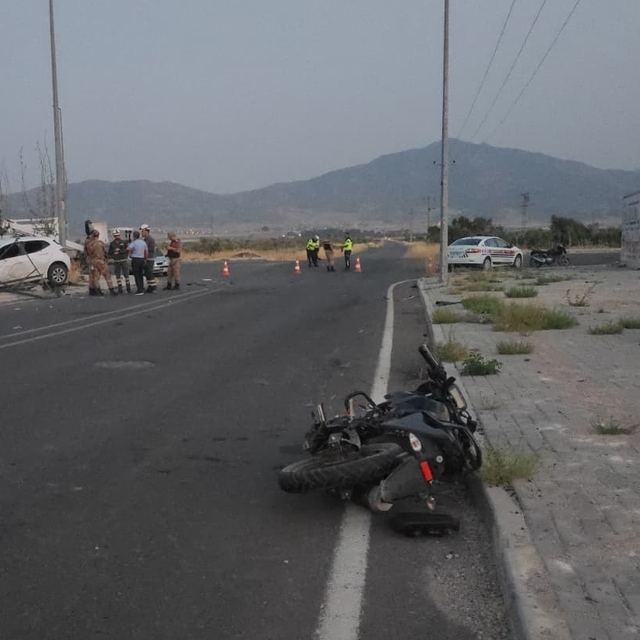 Gaziantep'te otomobille motosikletin çarpışması sonucu 1 kişi öldü, 3 kişi...