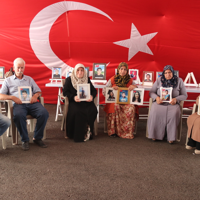 Diyarbakır anneleri evlatlarına kavuşmak istiyor