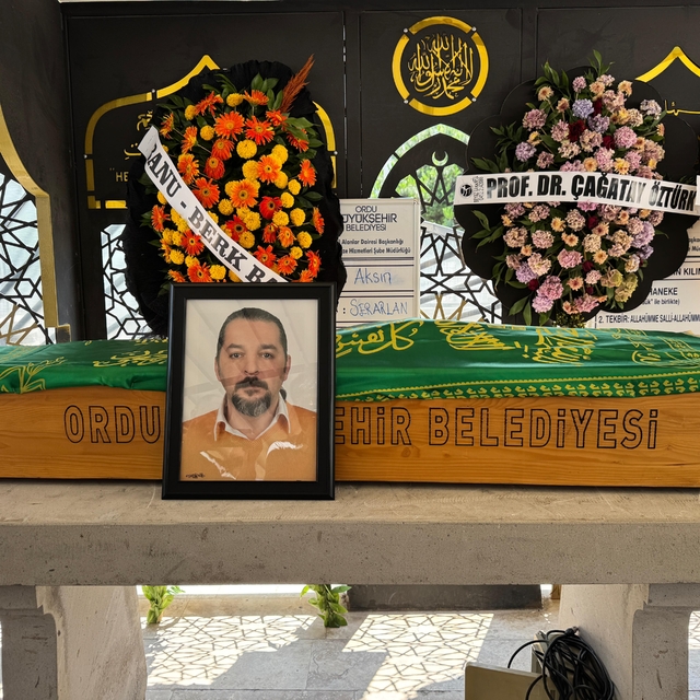 Balkonunda saçma ile yaralanıp, 4 yıl sonra hayatını kaybeden doktor toprağ...