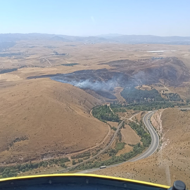 Afyonkarahisar'da otluk alanda çıkan yangın söndürüldü