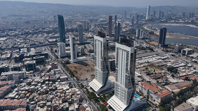 İzmirliler su kesintisine karşı depo ve kovalarla tedbir aldı