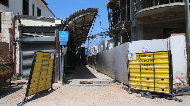 Hatay'daki tarihi Uzun Çarşı'da restorasyon çalışmaları sürüyor