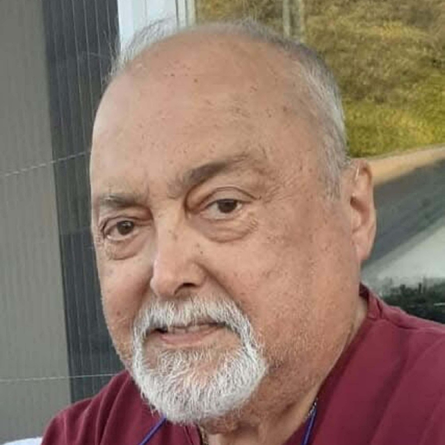 Şarkıcı Selçuk Alagöz'ün cenazesi alkışlarla uğurlandı