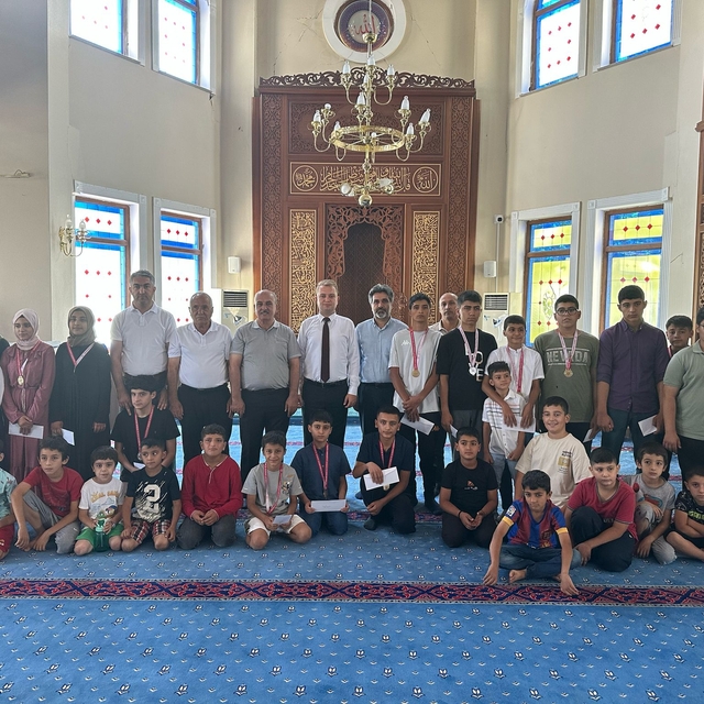 Kale'de Kur'an kurslarında başarılı olan öğrencilere ödül verildi