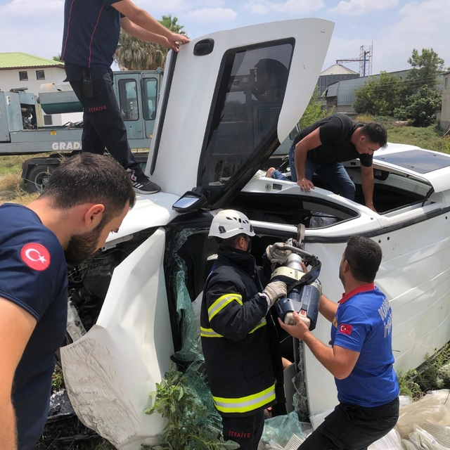 Osmaniye'de otomobil ile hafif ticari araç çarpıştı, 1 kişi öldü, 1 kişi ya...