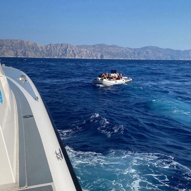 Marmaris açıklarında 45 düzensiz göçmen yakalandı